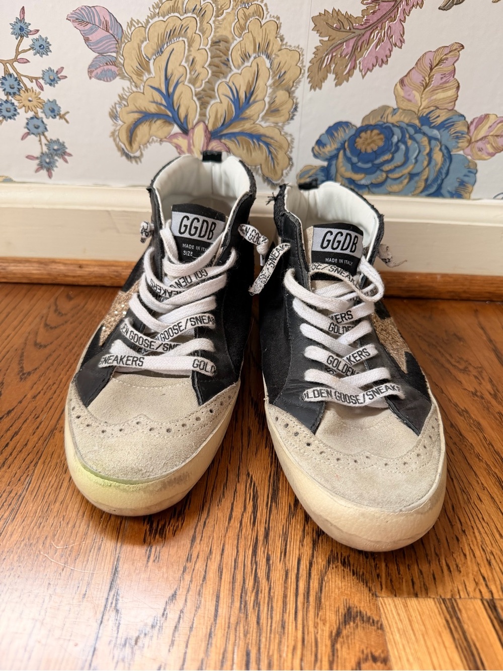 Golden Goose Kids Black and Beige High-Top Sneakers with Gold Glitter Star - Picture 4 of 9
